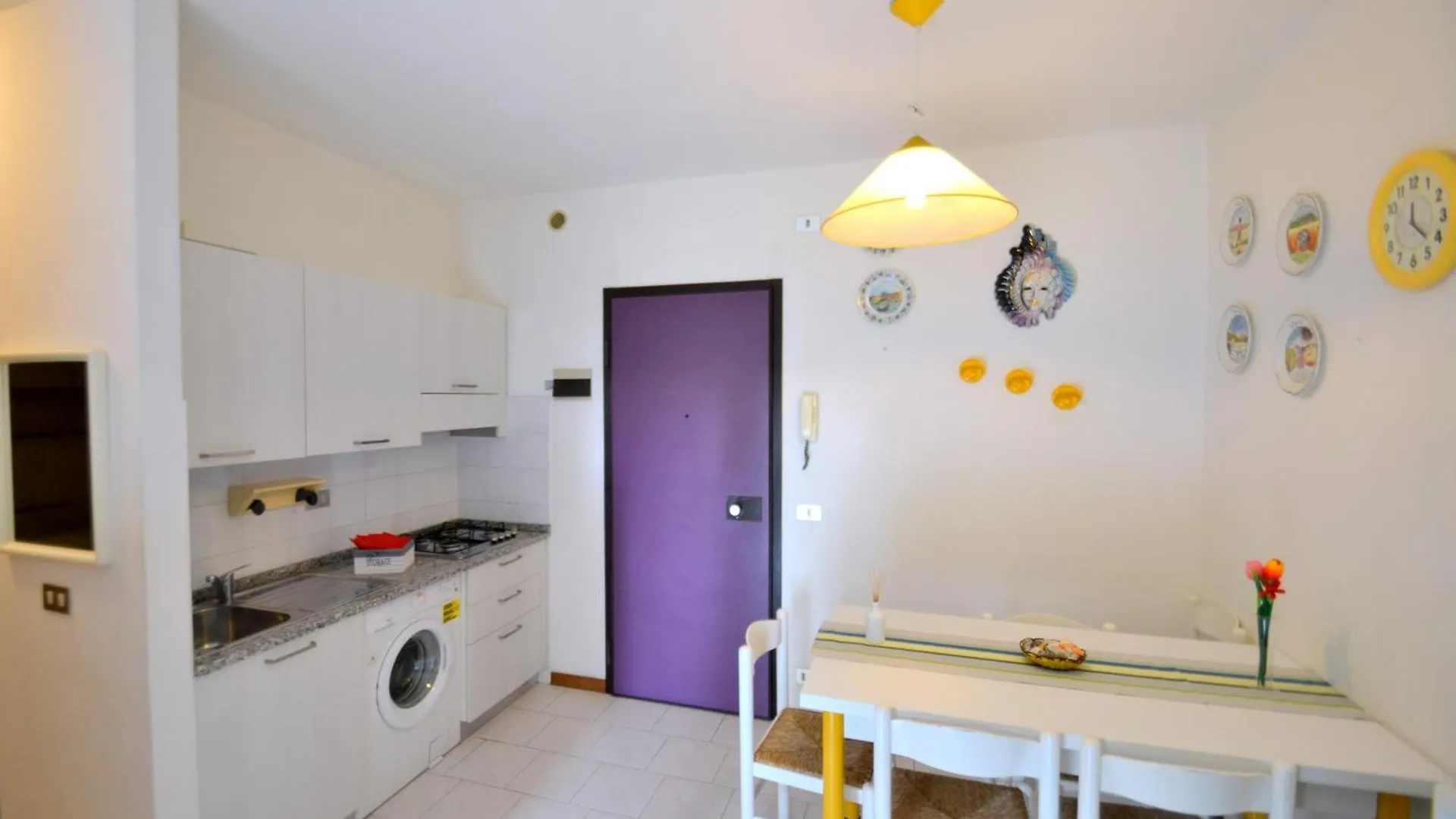 Beachfront Cozy Flat 1-Bedroom With Balcony Bibione 0*,  Italy