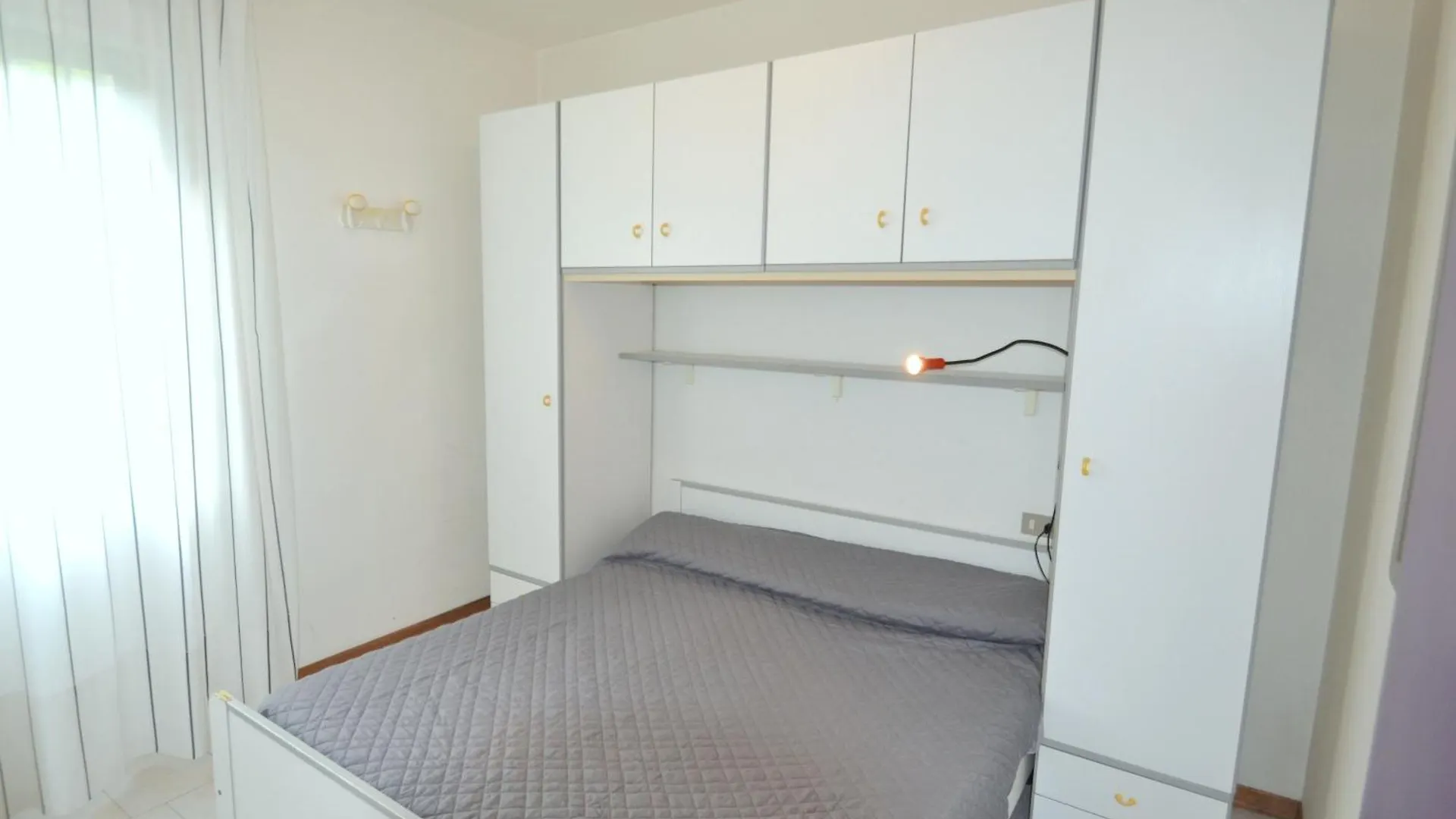 Апартаменты Beachfront Cozy Flat 1-Bedroom With Balcony Бибионе Италия