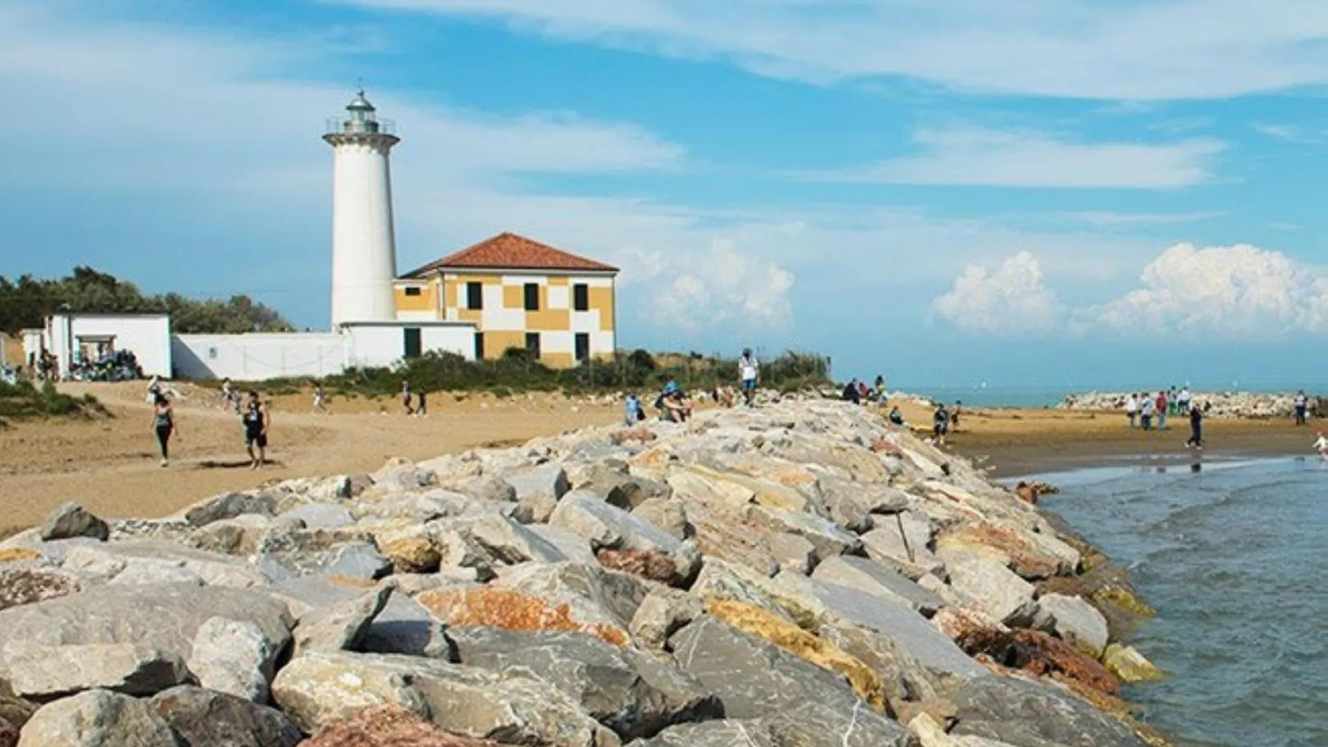 Beachfront Cozy Flat 1-Bedroom With Balcony Bibione