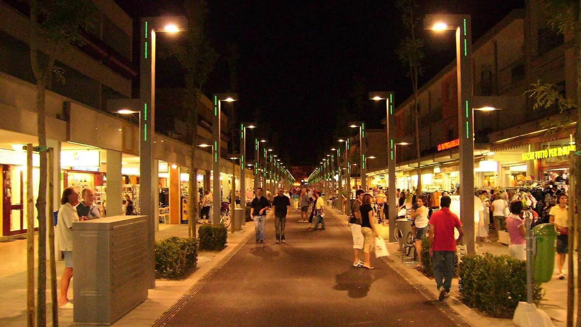 Beachfront Cozy Flat 1-Bedroom With Balcony Bibione Italy